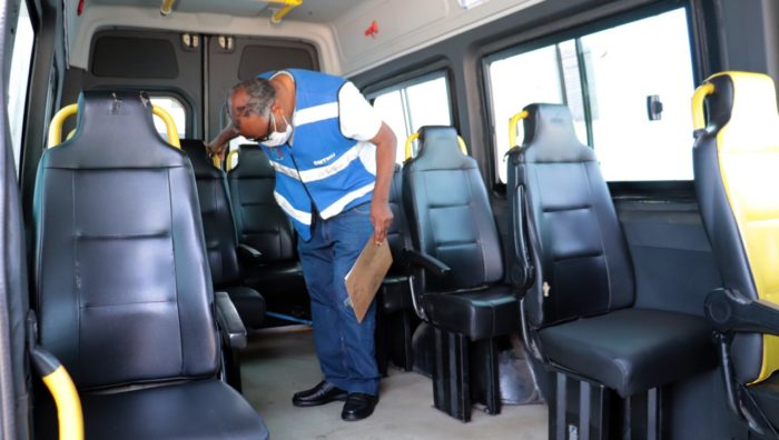 Suzano realiza vistoria das vans do transporte complementar