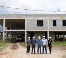Prefeito de Suzano vistoria obras do Hospital Federal