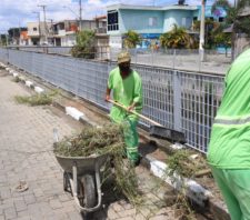 Ações de zeladoria seguem pelo Parque Maria Helena neste final de semana