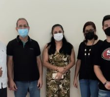 Assistência Social doa três computadores para a Aamae