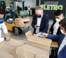 Prefeito conhece empresa de tratamento de resíduos