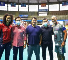 Prefeito conhece novo técnico do Suzano Vôlei