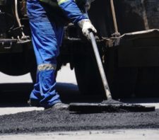 Transportes promove recuperação asfáltica em três bairros de Suzano