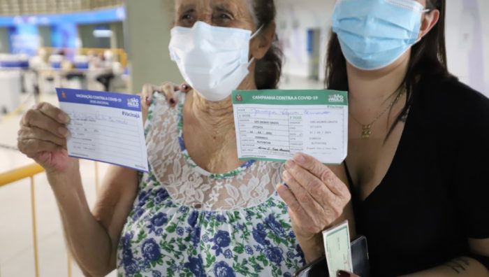Postos de saúde iniciam aplicação da 4ª dose de vacina em idosos