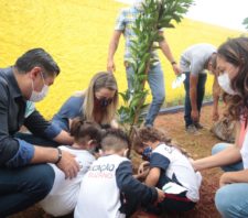 Escola Municipal do Jardim Maitê ganha pomar e horta educativa