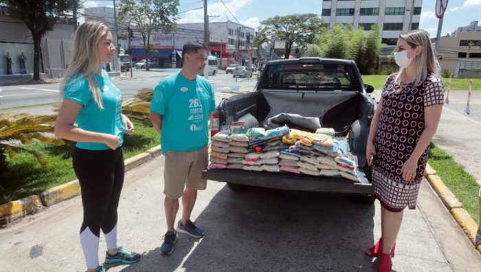 Fundo Social recebe doação de alimentos de academia
