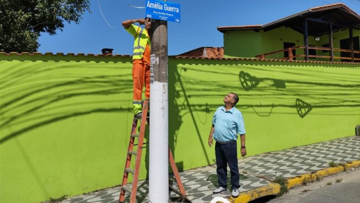 Secretaria de Transportes começa a instalar placas de rua na Vila Amorim