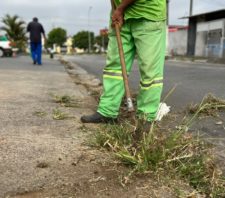 Equipes de zeladoria atuam em 25 bairros durante final de semana prolongado
