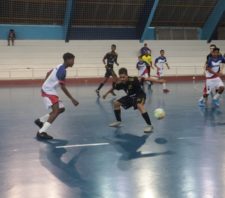 Prefeitura organiza eventos de natação e futsal no final de semana