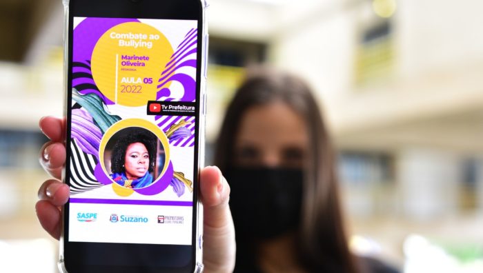 Promotoras Legais abrem atividades do mês com debate sobre bullying