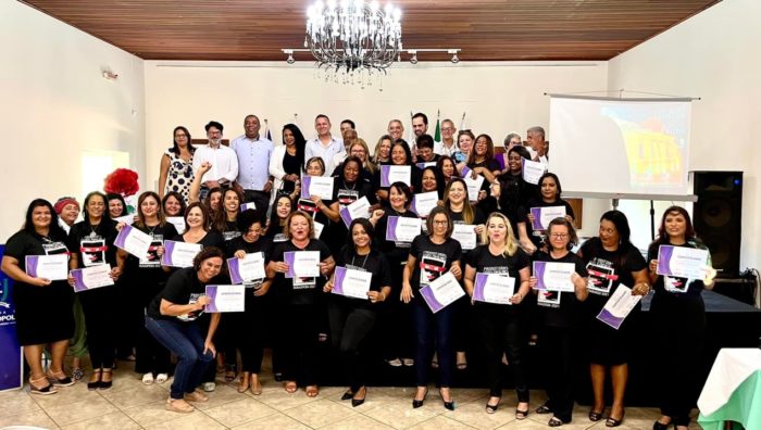 Promotoras Legais Populares de Suzano realizam solenidade em Minas Gerais