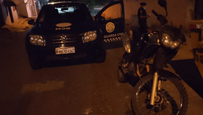 GCM localiza motocicleta furtada no Boa Vista e drogas no Nova América