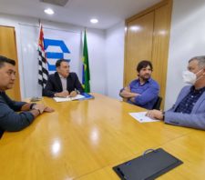 Prefeito de Suzano participa de reuniões com Artesp e DAEE