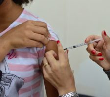 Suzano imuniza mais de 6,5 mil pessoas em uma semana