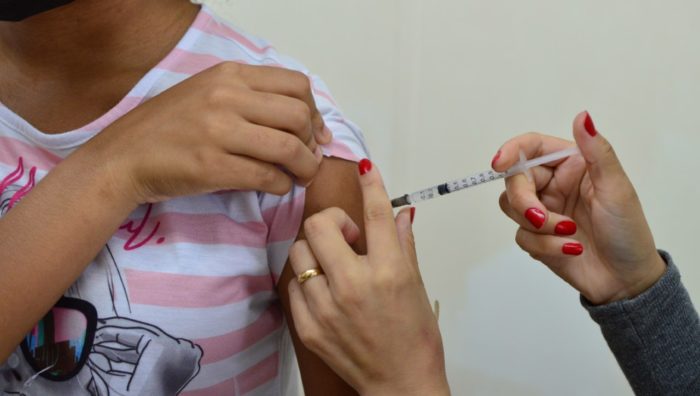 Suzano imuniza mais de 6,5 mil pessoas em uma semana