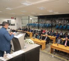 Prefeito prestigia posse da OAB Suzano