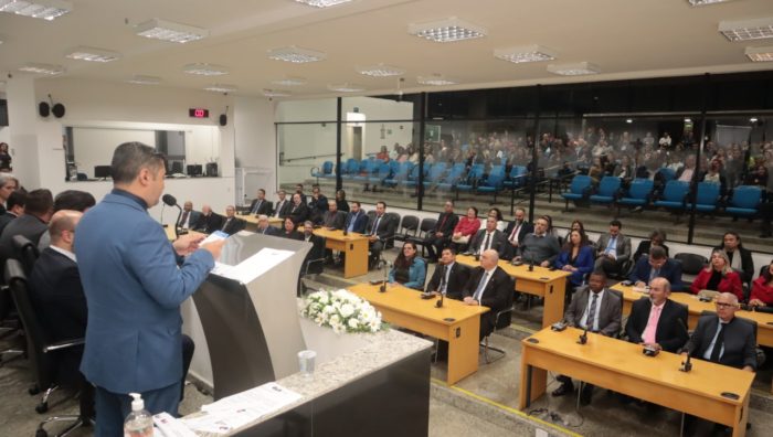 Prefeito prestigia posse da OAB Suzano