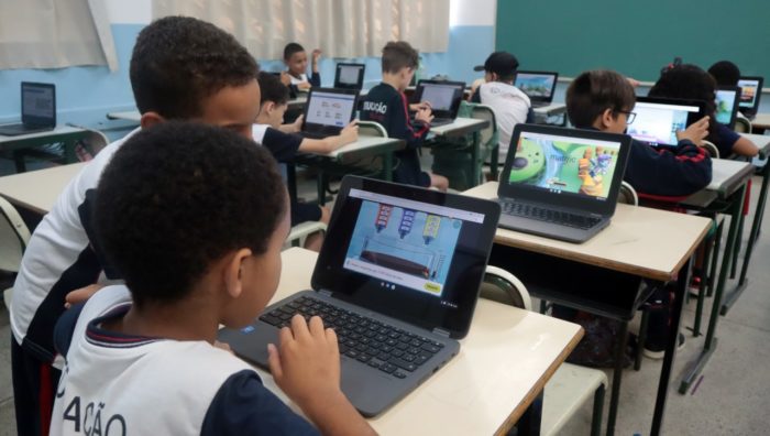 Alunos do Boa Vista começam a ter aulas com computadores