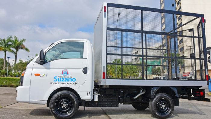 Suzano recebe novo caminhão voltado à coleta seletiva