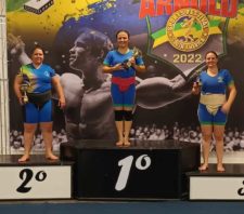 Lutadora suzanense é campeã em evento sul-americano de sumô