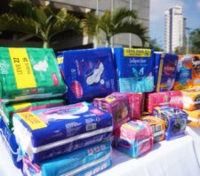 Fundo Social recebe doação de 2,6 mil absorventes