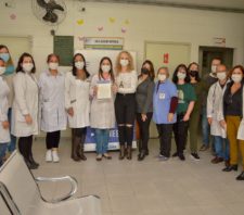 Médica ginecologista é homenageada na UBS Jardim Vitória