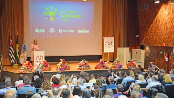 Primeiras-damas de Suzano e do Estado participam de lançamento da Campanha do Agasalho da Sabesp