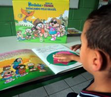 Educação recebe materiais pedagógicos para deficientes visuais