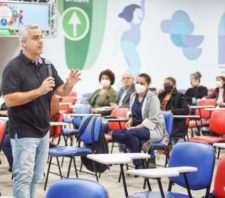 Encontro sobre prevenção ao suicídio recebe major dos bombeiros
