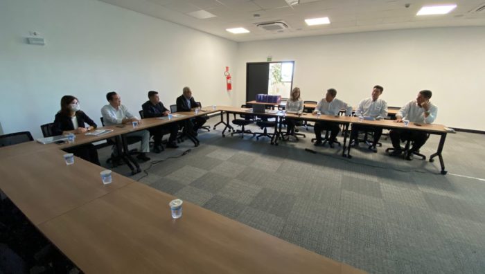 Prefeito conhece plano de expansão da Komatsu em Suzano