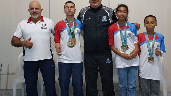 Campeões paulistas de taekwondo são recebidos no Portelão