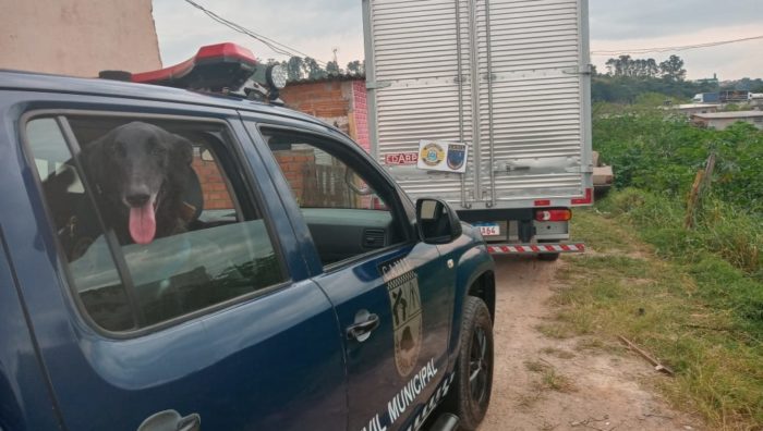 GCM recupera veículos e carga avaliada em R$ 7 mil