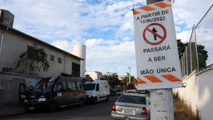 Rua Gato Cinzento passa a ter trecho em mão única de direção