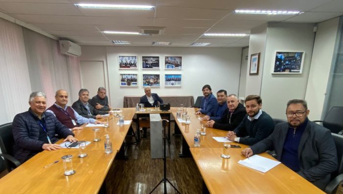Prefeito apresenta demandas de Suzano ao presidente da Sabesp