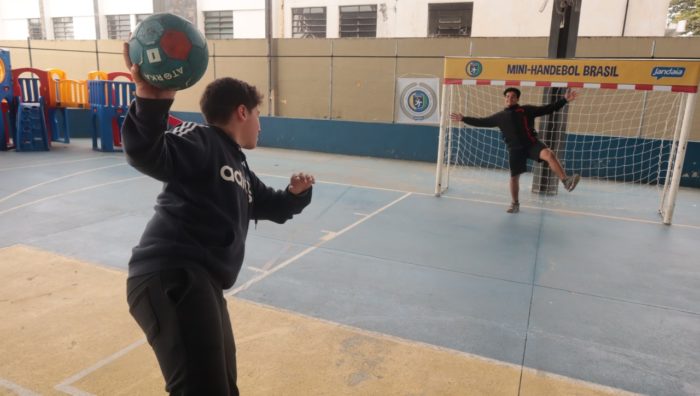 Aulas de ginástica artística e de handebol são retomadas em Suzano
