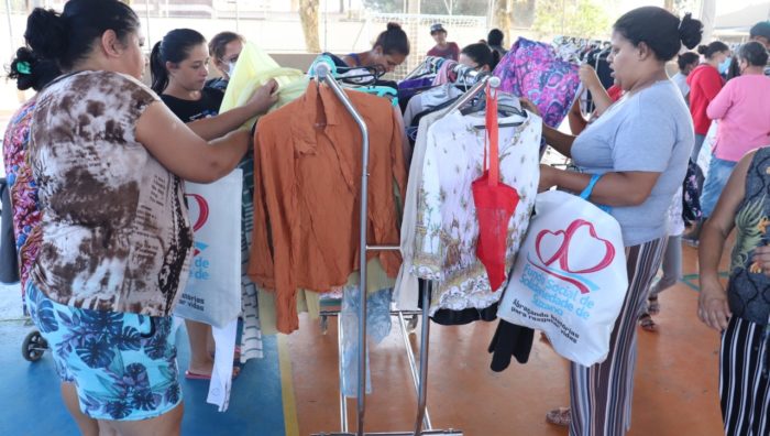 Bazar Solidário garante distribuição de 24 mil peças a 2,4 mil famílias