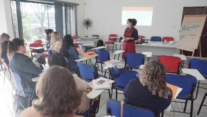 Educadores passam por capacitação sobre aprendizagem em matemática