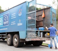 Caminhões do ‘Cata-Treco’ vão percorrer 15 bairros até terça-feira que vem