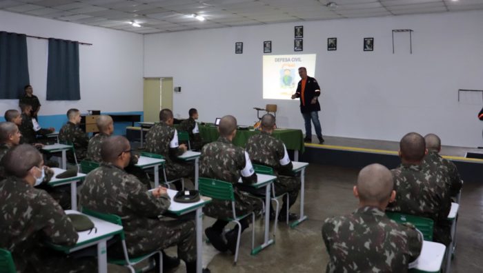 Defesa Civil promove formação de integrantes do Tiro de Guerra