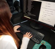 Parceria garante curso de informática para jovens de Palmeiras