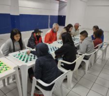 Secretaria de Esportes e Lazer oferece treinos de xadrez e damas