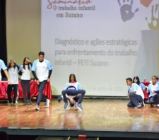 Seminário no Teatro Dr. Armando de Ré debate o enfrentamento ao trabalho infantil