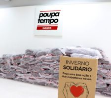Fundo Social recebe doações de 350 cobertores para a Campanha do Agasalho