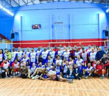 Prefeito participa de encontro de gerações do voleibol suzanense