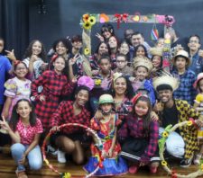 Prefeito de Suzano prestigia festividade junina do CEU Gardênia