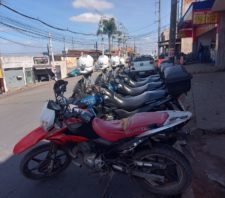 GCM detém dois em veículos irregulares e prende homem por descumprir medida protetiva