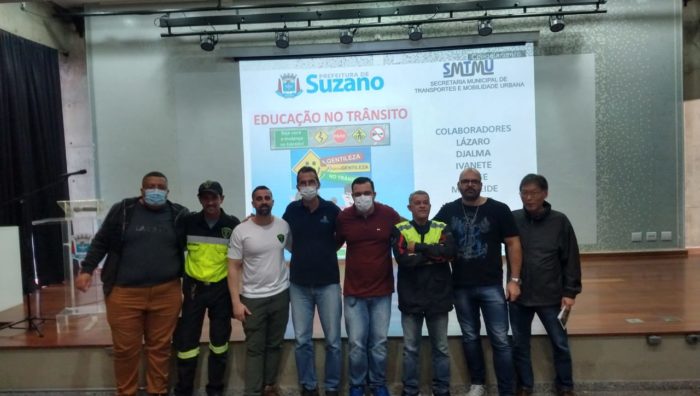 Profissionais do transporte escolar de Suzano participam do evento ‘Parada Pedagógica’