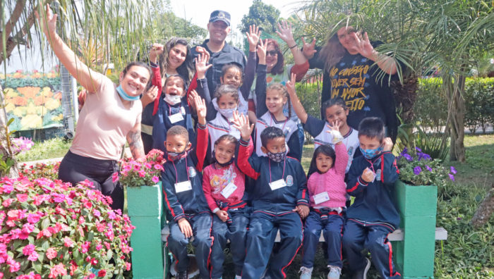 Viveiro recebe visita de alunos da escola Damásio Ferreira dos Santos