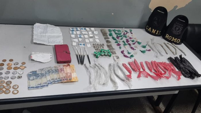 Canil apreende drogas e dinheiro no Jardim Dona Benta e Jardim Margareth