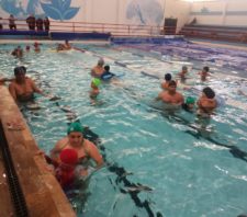 Piscina do Max Feffer abriga aulas de natação para autistas